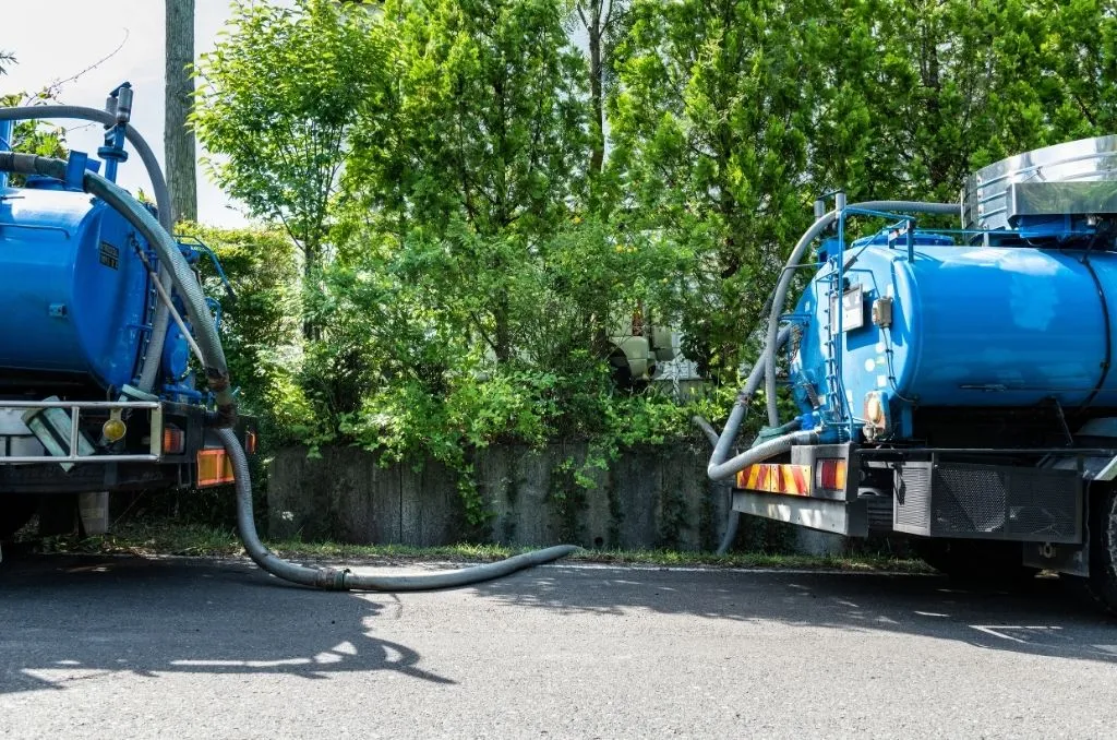 し尿収集運搬の様子